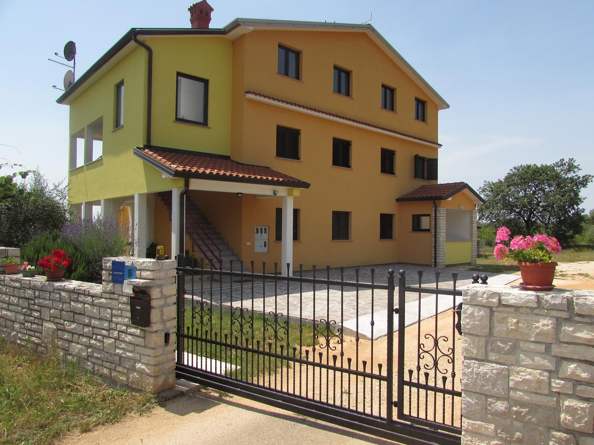Apartments Goga Umag Exterior photo