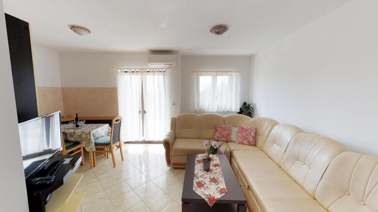Apartments Goga Umag Exterior photo